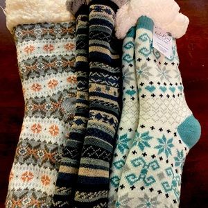 Fluffy socks pack!! Fits all!❤️🤍💙